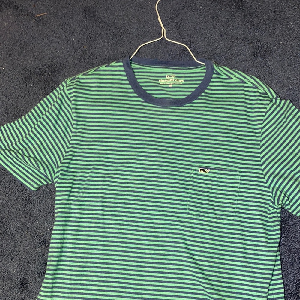 Men’s vineyard vine t-shirt